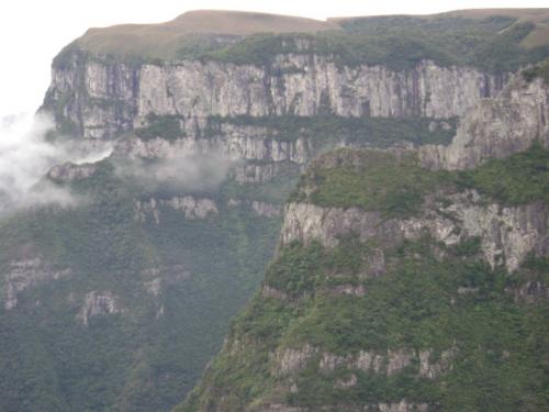 Canyon do Tabuleiro - S. J. dos Ausentes - RS. Foto Eduardo Bernardino